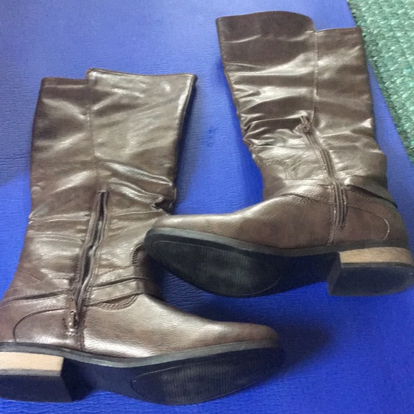 New in Box - Great Brown Boots - Size 8.5 - Picture 3 of 5